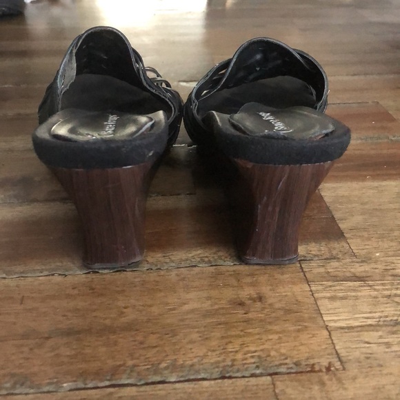 Bare traps heels - Picture 3 of 3